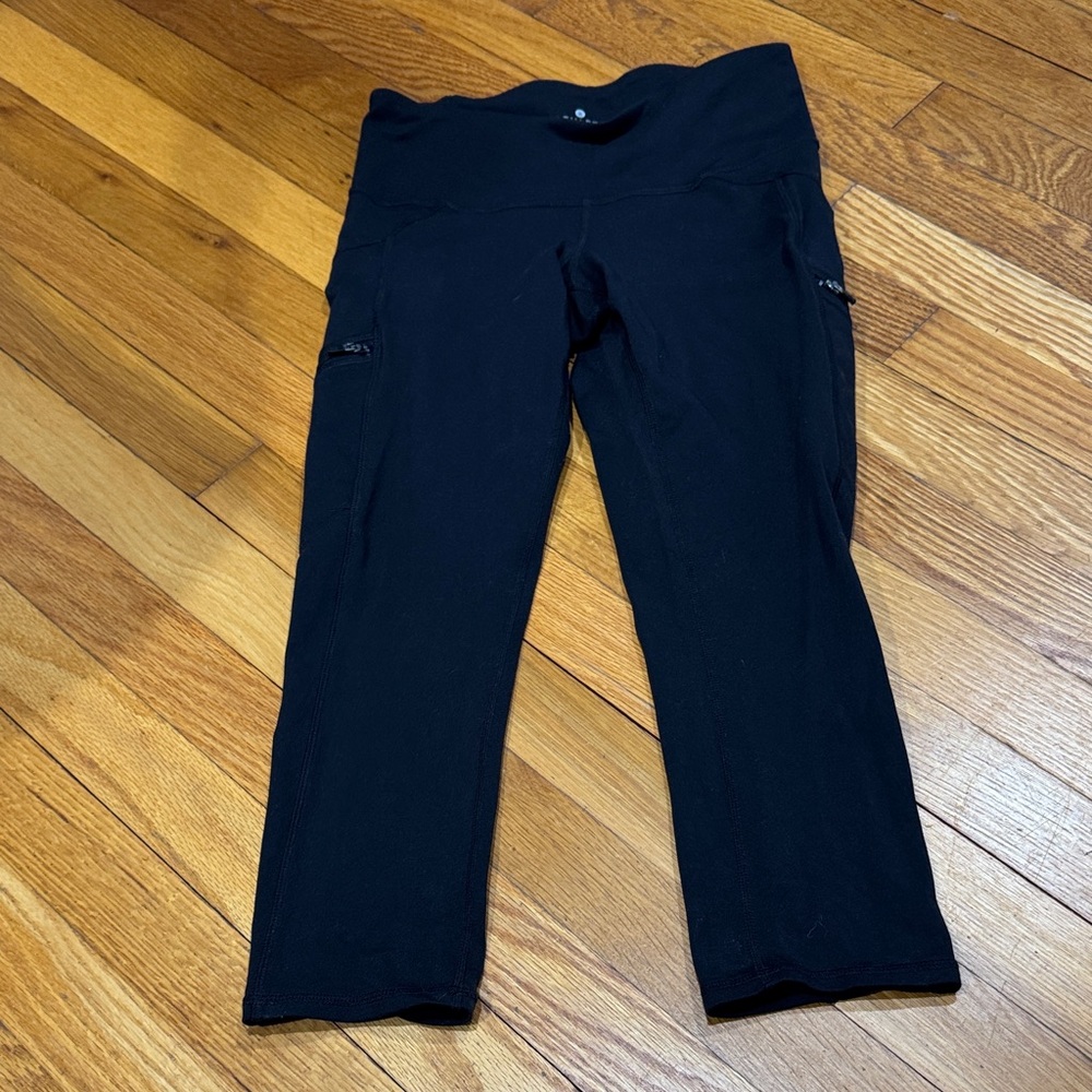 Women's Athleta Black Cropped Leggings, XS